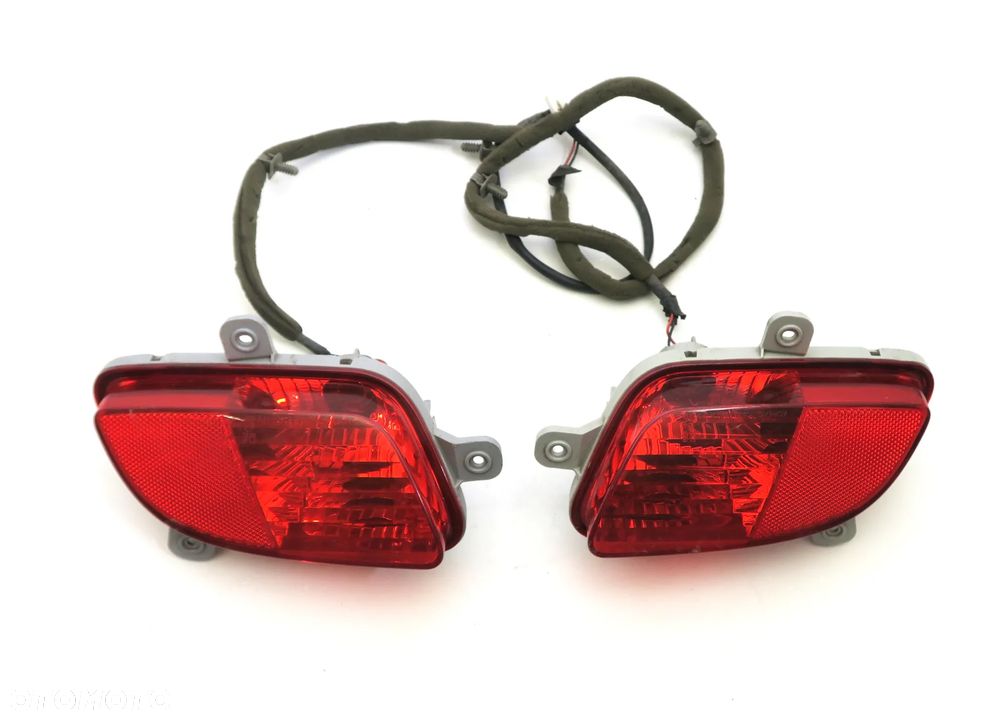 KIA VENGA 2010 - lampa L+R lampy w zderzak tył + wiązka ORYGINAŁ OE - 1