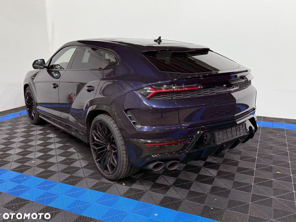 Lamborghini Urus - 11
