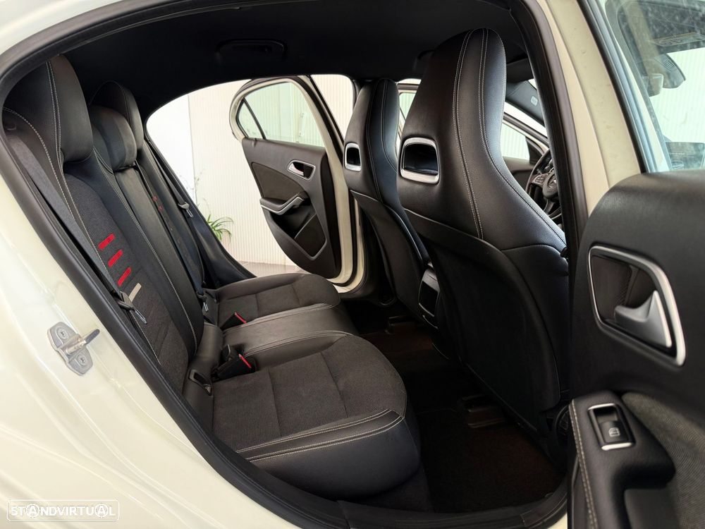 Mercedes-Benz A 180 d AMG Line - 24