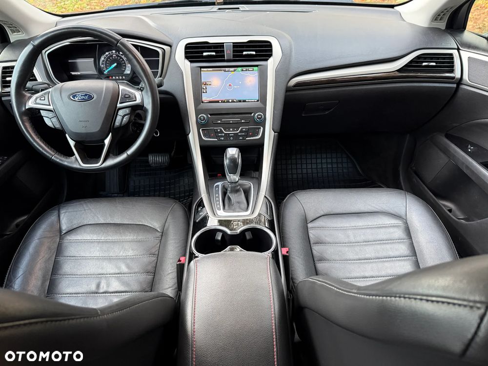 Ford Fusion 2.0 EcoBoost Titanium - 36