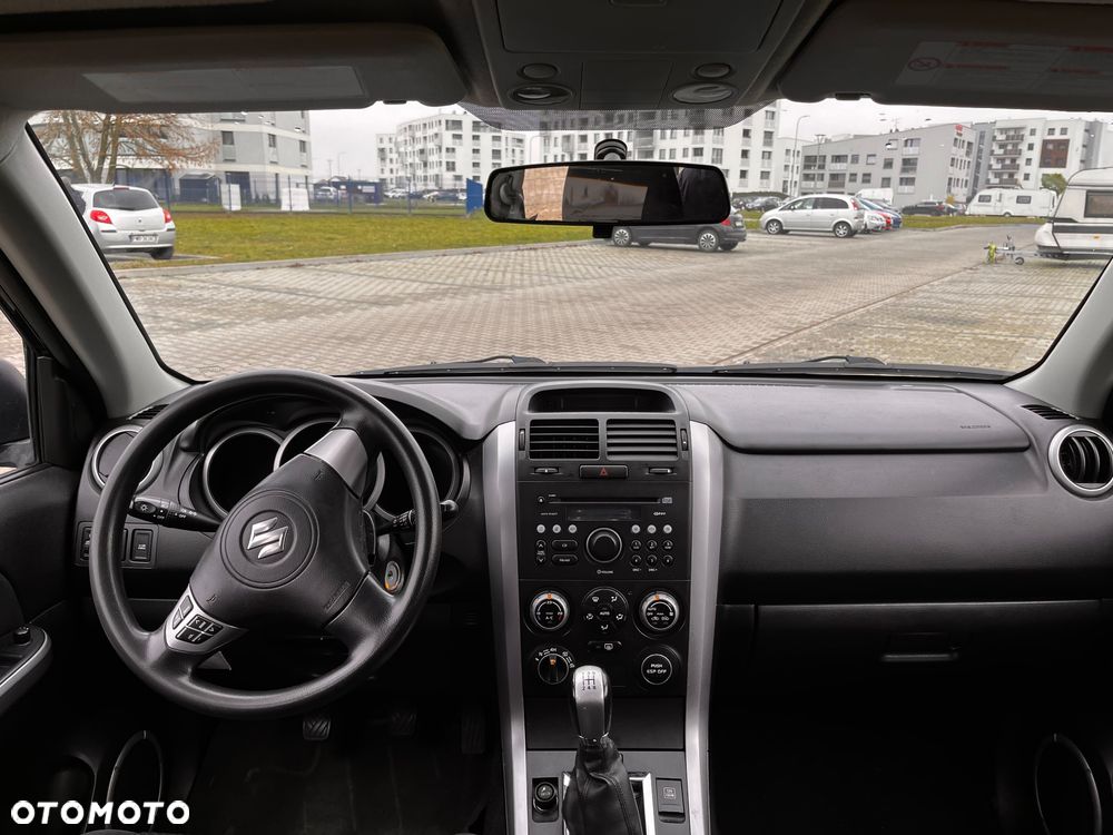Suzuki Grand Vitara 2.0 - 18
