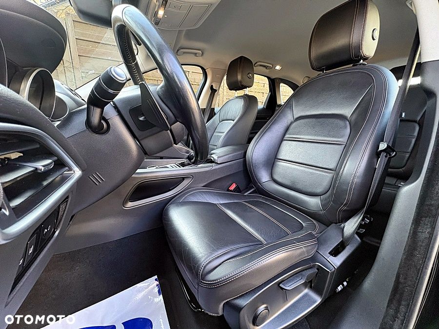 Jaguar F-Pace 20d AWD Prestige - 16