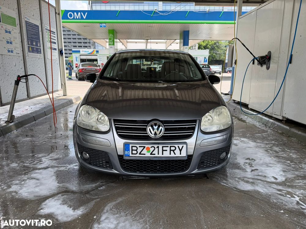 Volkswagen Golf 1.6 Highline - 1
