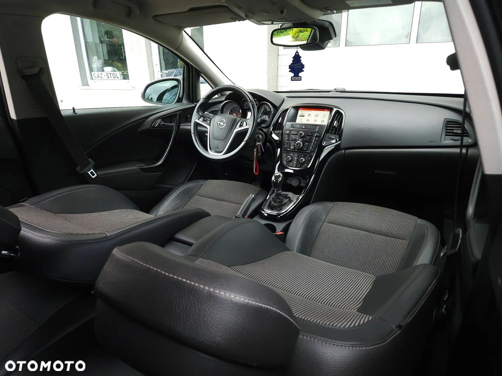 Opel Astra 1.4 Turbo Cosmo - 36