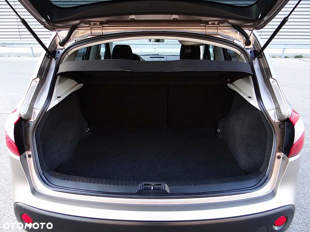 Nissan Qashqai 1.6 visia - 40