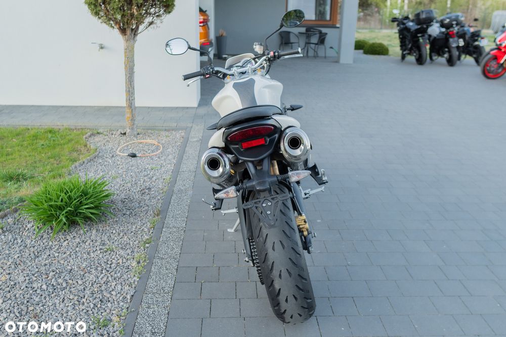 Triumph Street Triple - 5