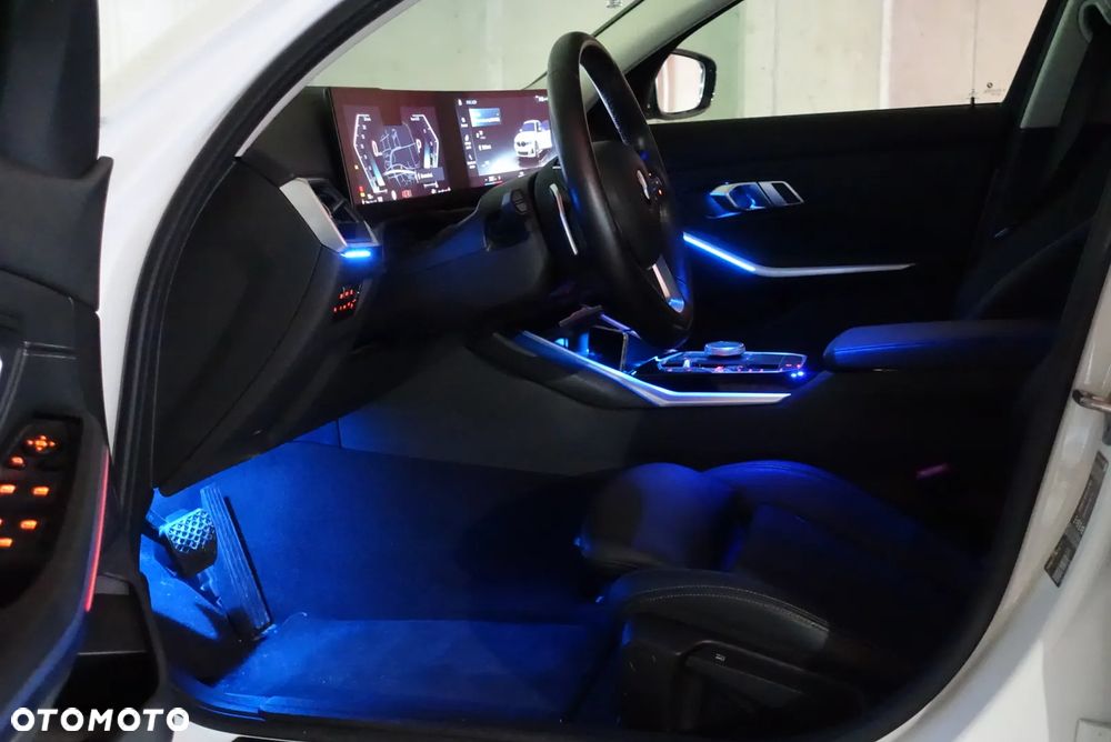 BMW Seria 3 318d - 11