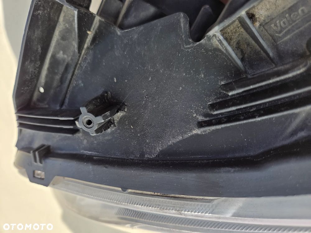 Lampa przednia lewa Peugeot 2008 I LIFT  9814749080 - 16