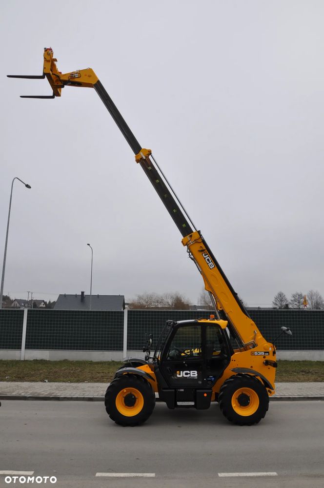 JCB 535-95 ŁADOWARKA TELESKOPOWA STAGE V 109 KM Mało MTG 572 Udźwig 3500 kg WYSOKOŚĆ ZAŁADUNKU 9,5 m Jak Nowa Klimatyzacja Widły do palet Szybkozłącze hydrauliczne - 16