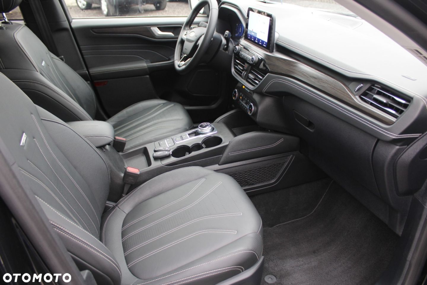Ford Kuga - 24