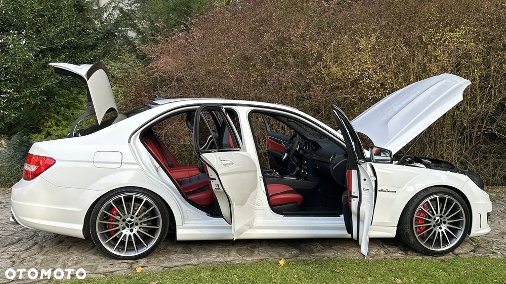 Mercedes-Benz Klasa C 63 AMG AMG SPEEDSHIFT MCT AMG Performance Package - 27