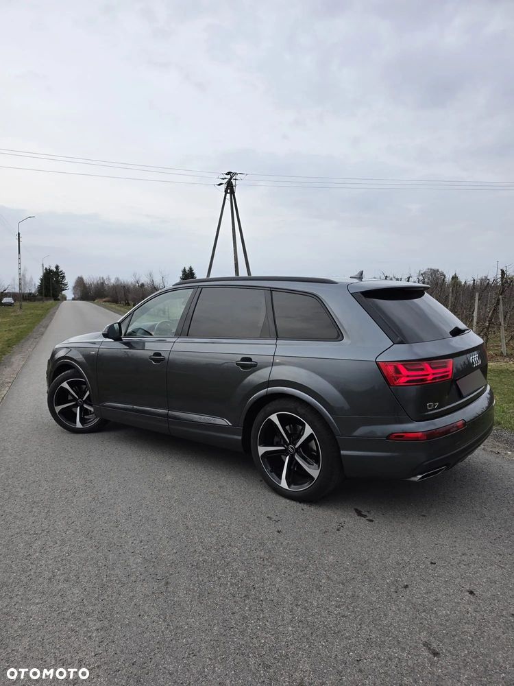 Audi Q7 - 1