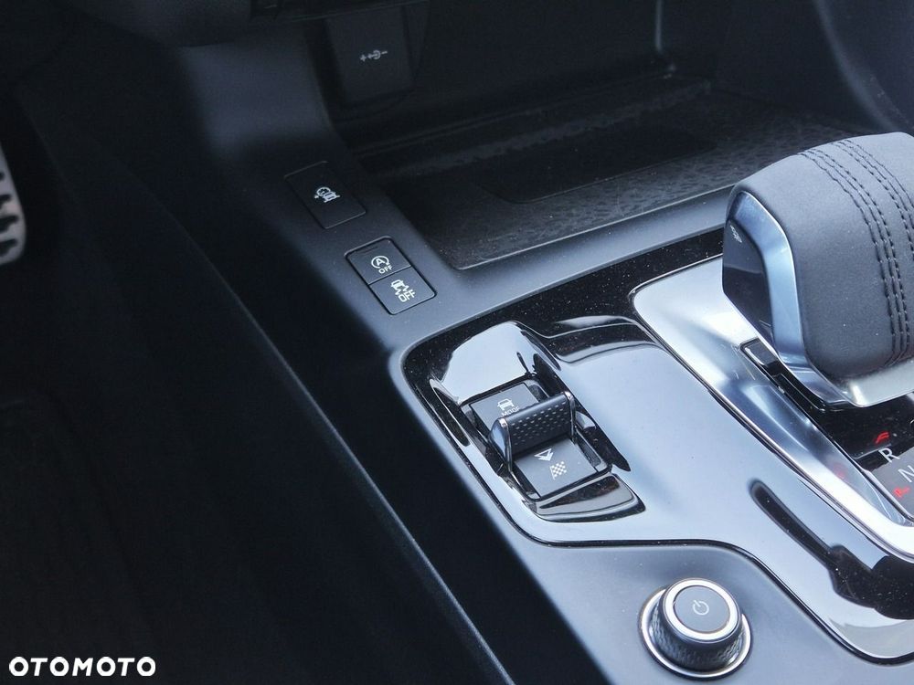 Jaguar E-Pace - 33