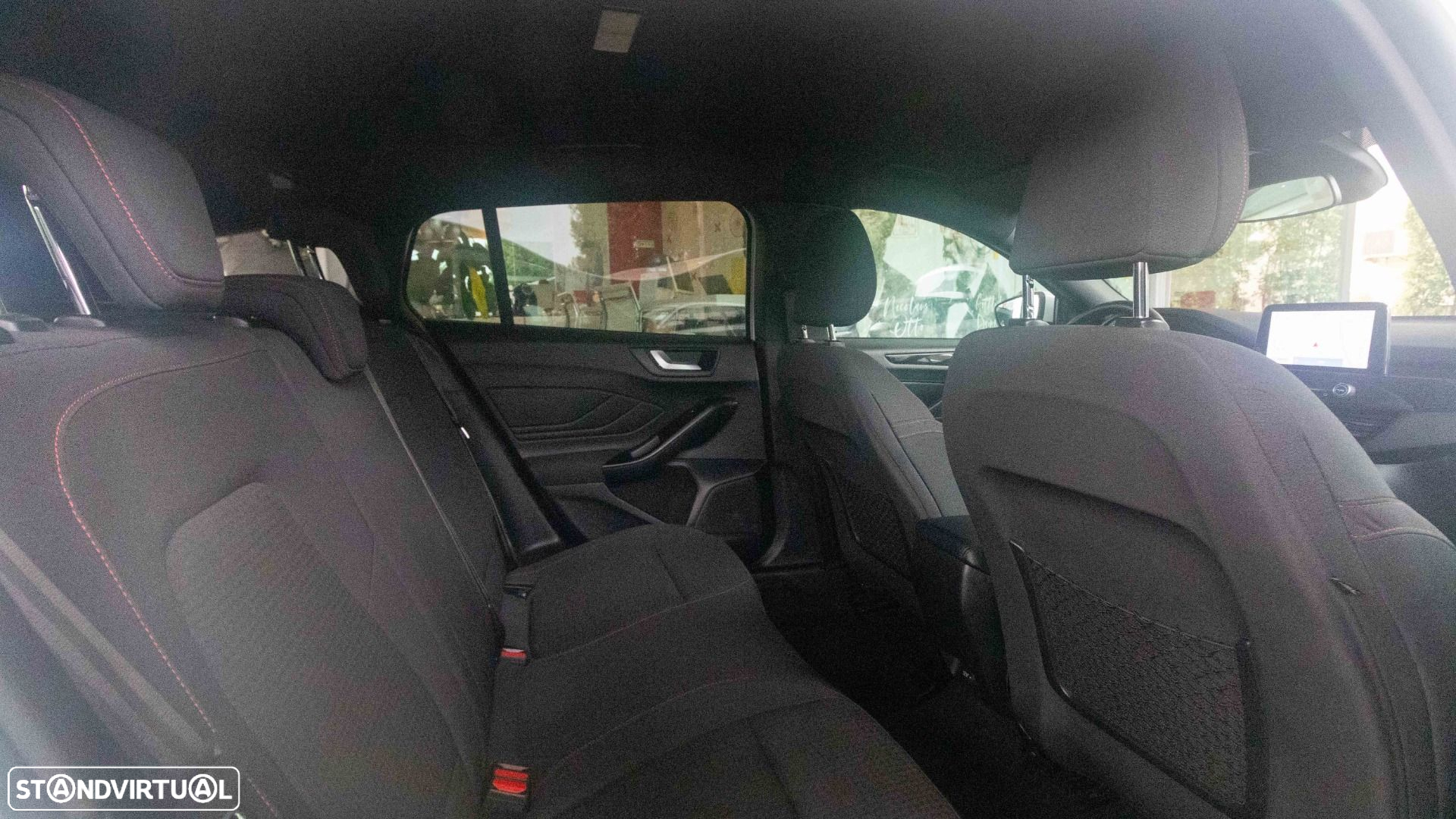 Ford Focus SW 1.0 EcoBoost ST-Line - 9