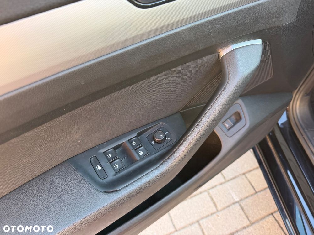 Volkswagen Passat 2.0 TDI (BlueMotion Technology) Comfortline - 20