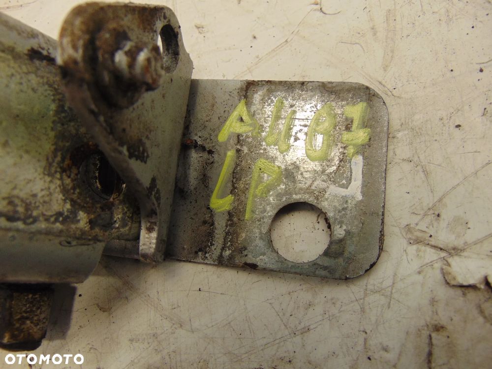 Zawias drzwi audi a4 b7 sedan lewy przód