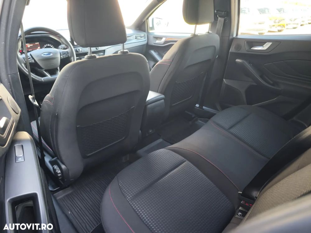 Ford Focus 1.5 Ecoboost ST-Line - 11