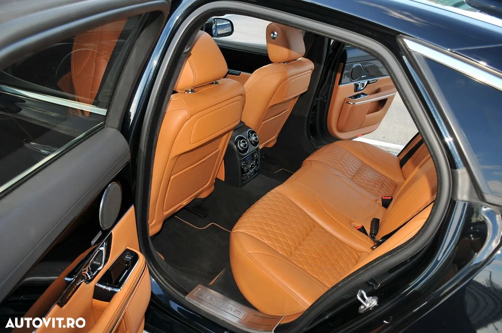 Jaguar XJ 30d LWB Portfolio - 11