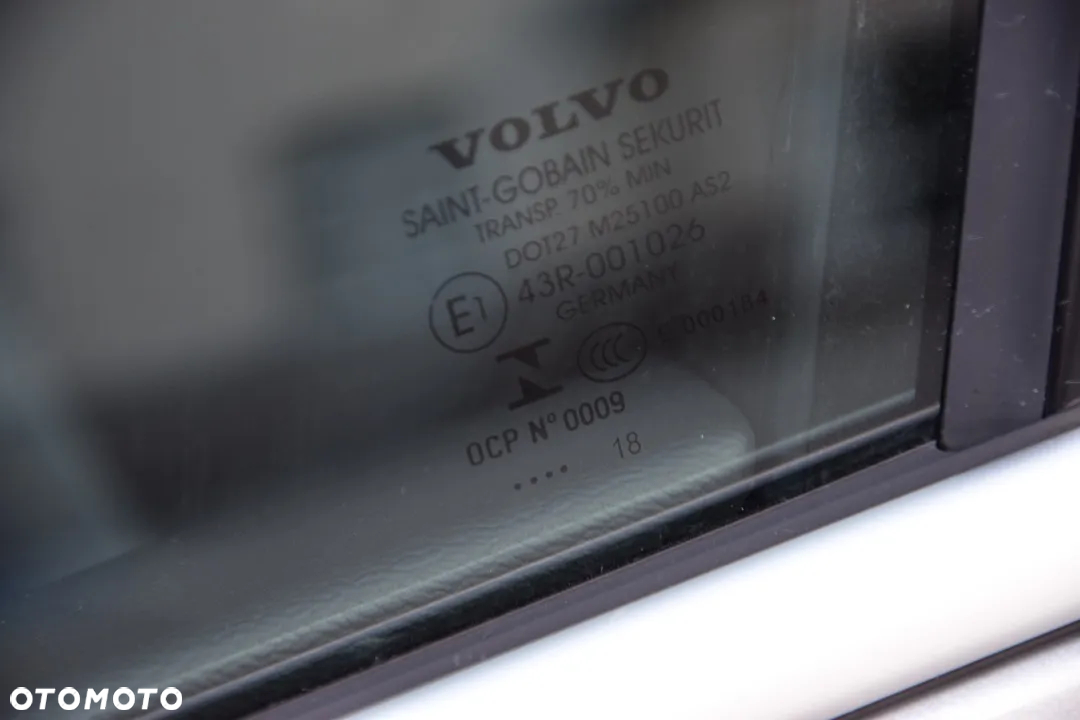 Volvo V60 D5 AWD R-Design Summum - 16