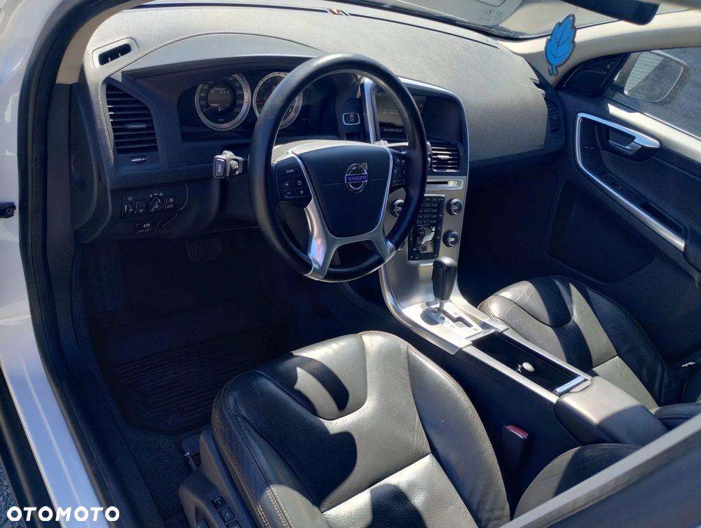 Volvo XC 60 T6 AWD Momentum - 8