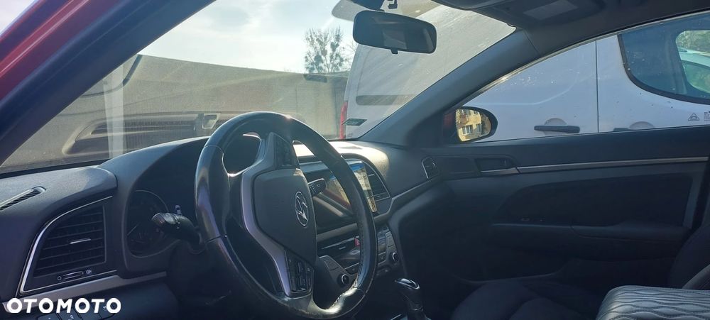 Hyundai Elantra - 19