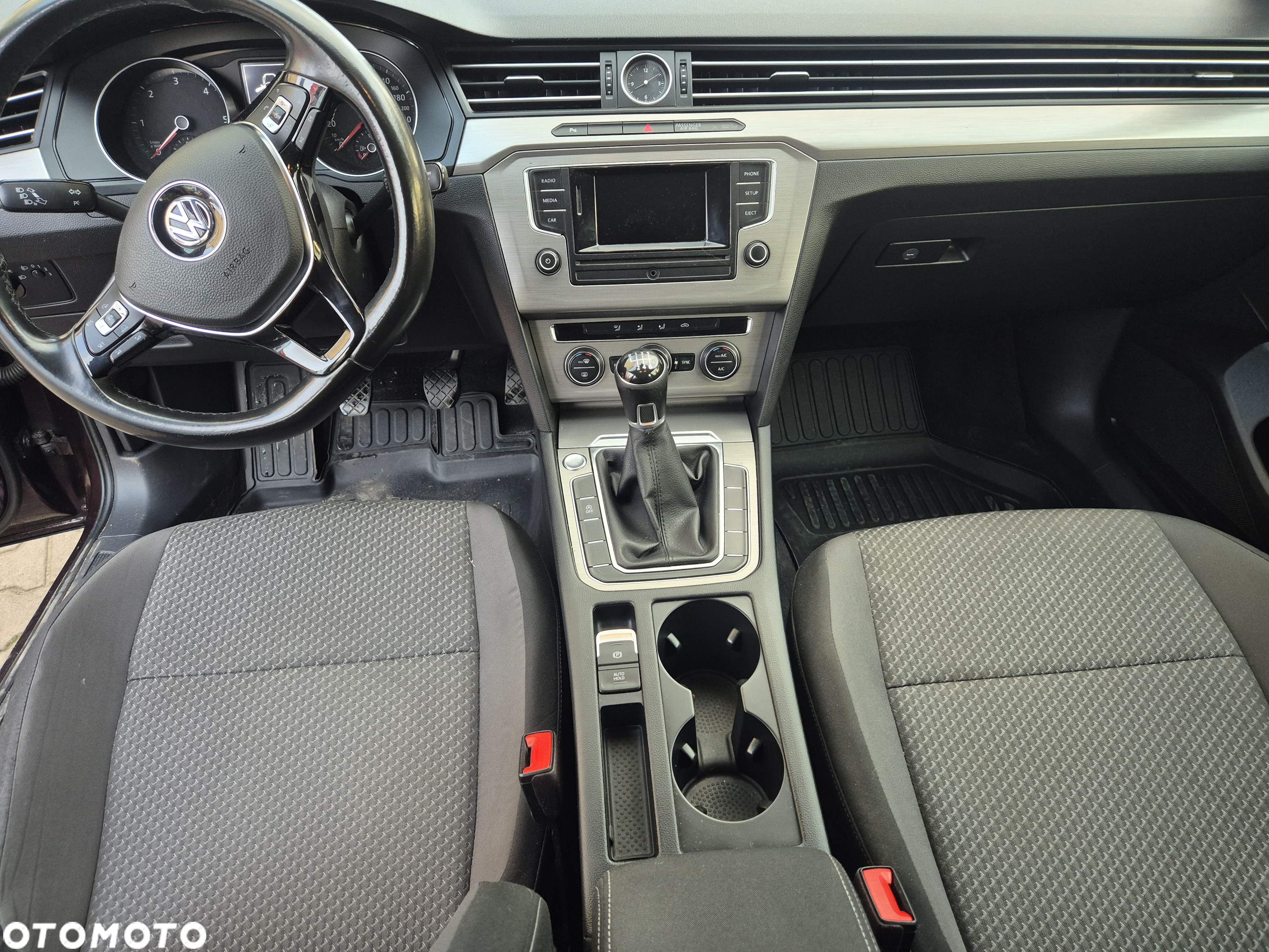 Volkswagen Passat - 10