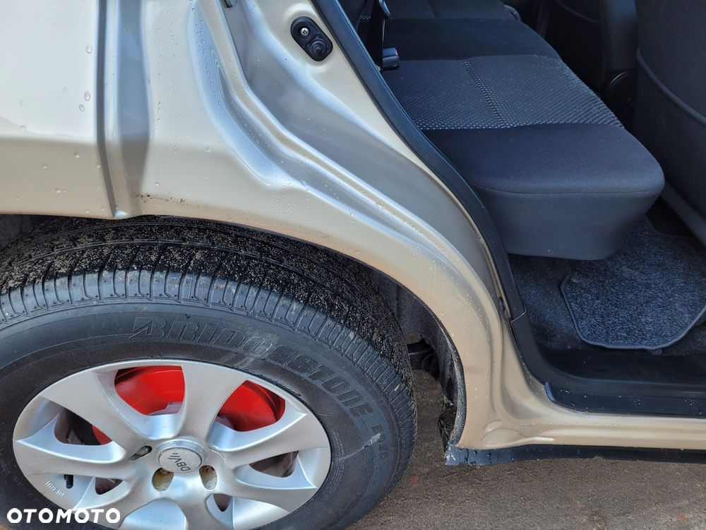 Suzuki Grand Vitara 2.0 De luxe - 12