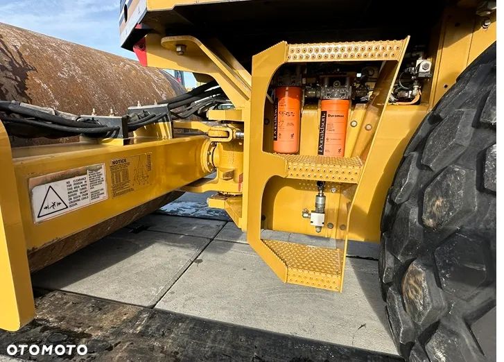 Caterpillar CS-563E - 16