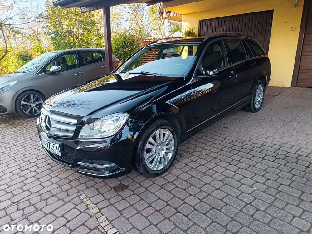 Mercedes-Benz Klasa C 180 CGI BlueEff Elegance - 13
