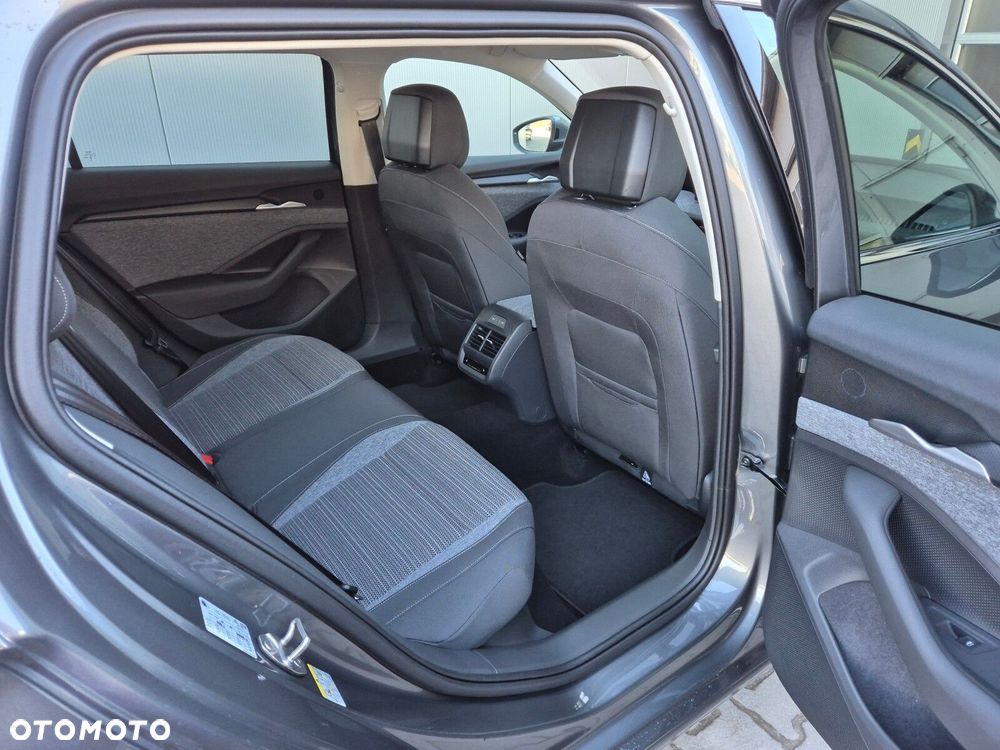 Skoda Superb 2.0 TDI SCR 4x4 Edition 130 DSG - 14