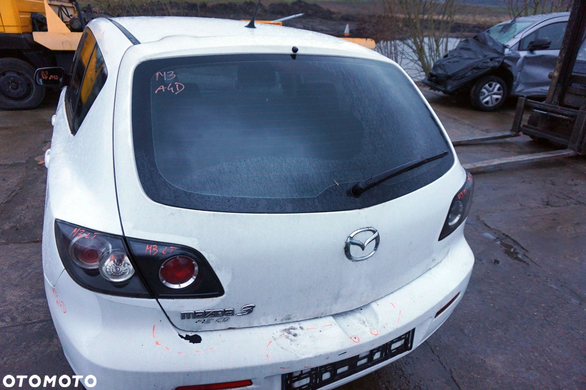 KLAPA BAGAŻNIKA TYLNA 3 I BK LIFT 5D HB A4D  BIAŁY MAZDA 2006-2009 - 2