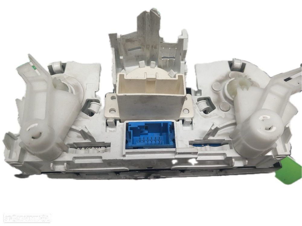 Comando / Botão De Sofagem / Climatronic Opel Corsa D (S07) - 4