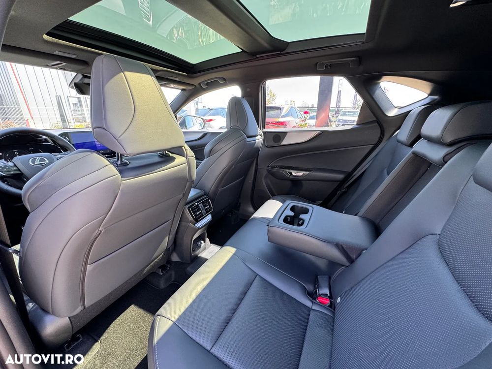 Lexus Seria NX 450h+ AWD CVT PHEV F Sport - 29