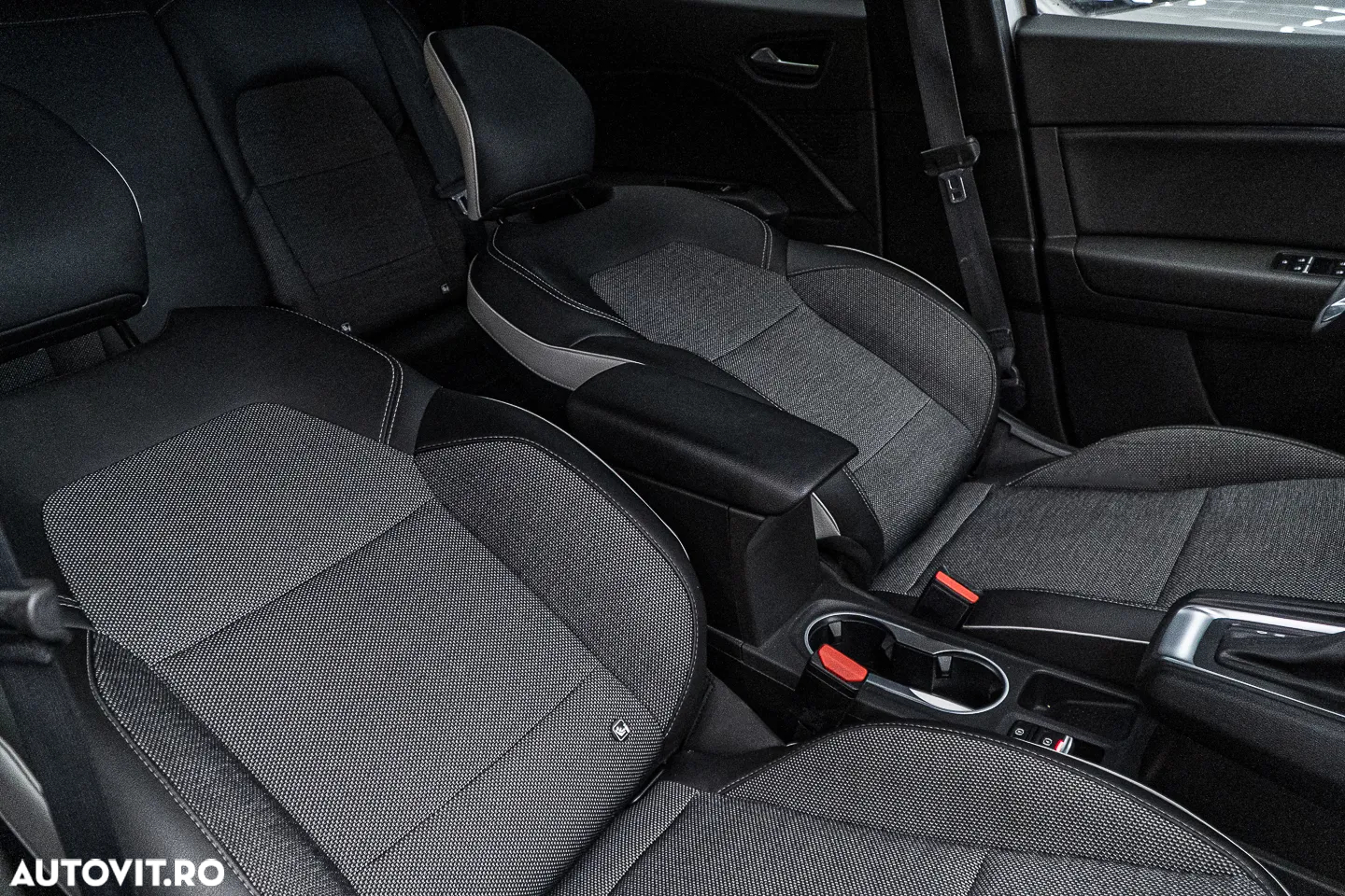 Renault Captur TCe Mild Hybrid 140 EDC GPF EVOLUTION - 37