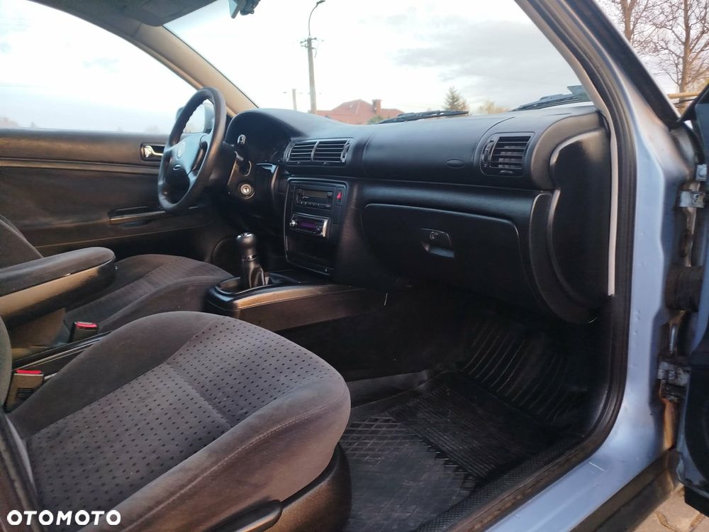 Volkswagen Passat 1.8 - 13