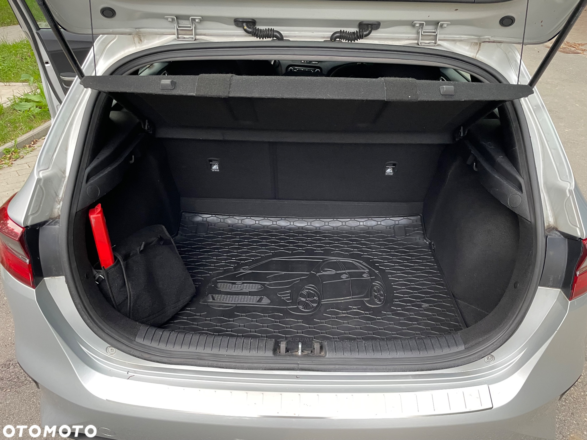 Kia Ceed 1.4 L - 9