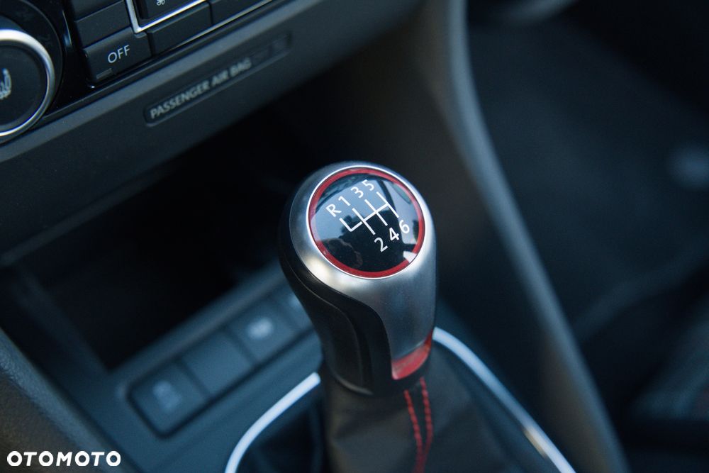 Volkswagen Golf 2.0 TSI GTI - 29