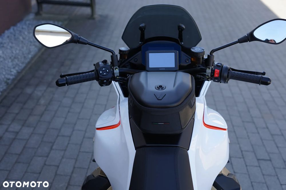 Moto Guzzi V100 Mandello - 15