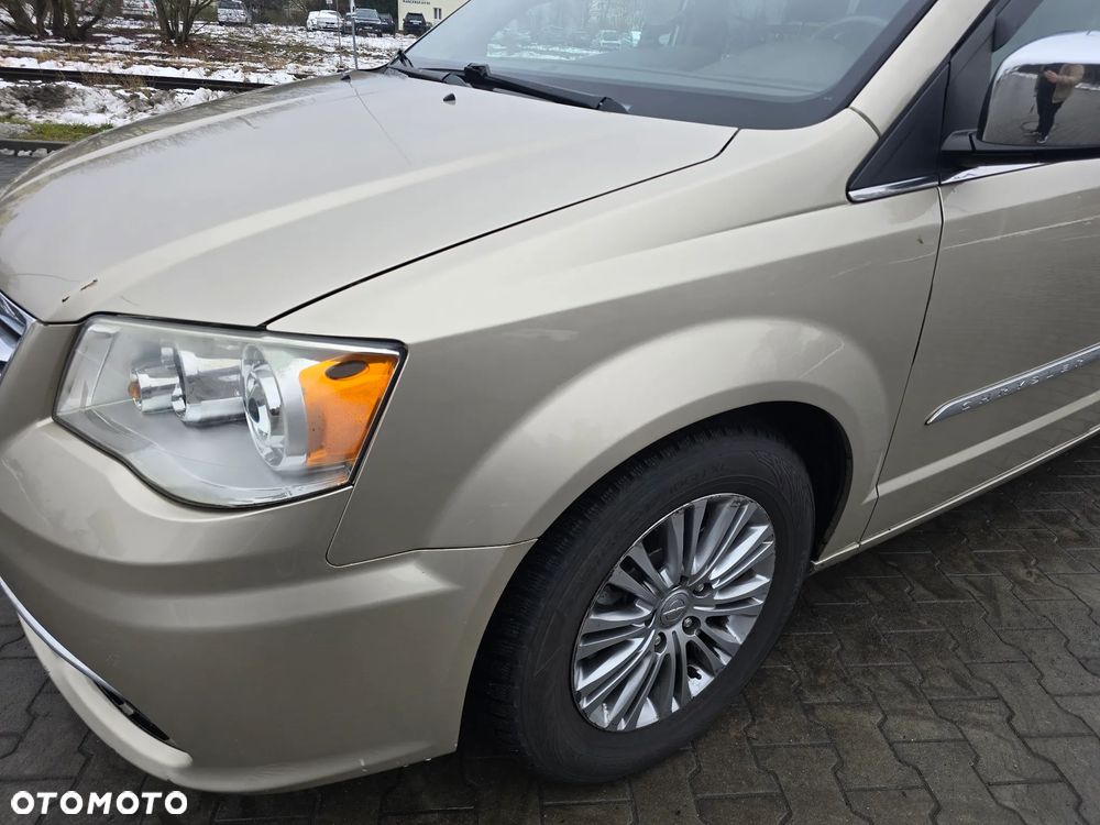 Chrysler Town & Country 3.6 Touring - 14