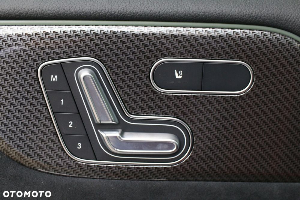 Mercedes-Benz GLB - 21
