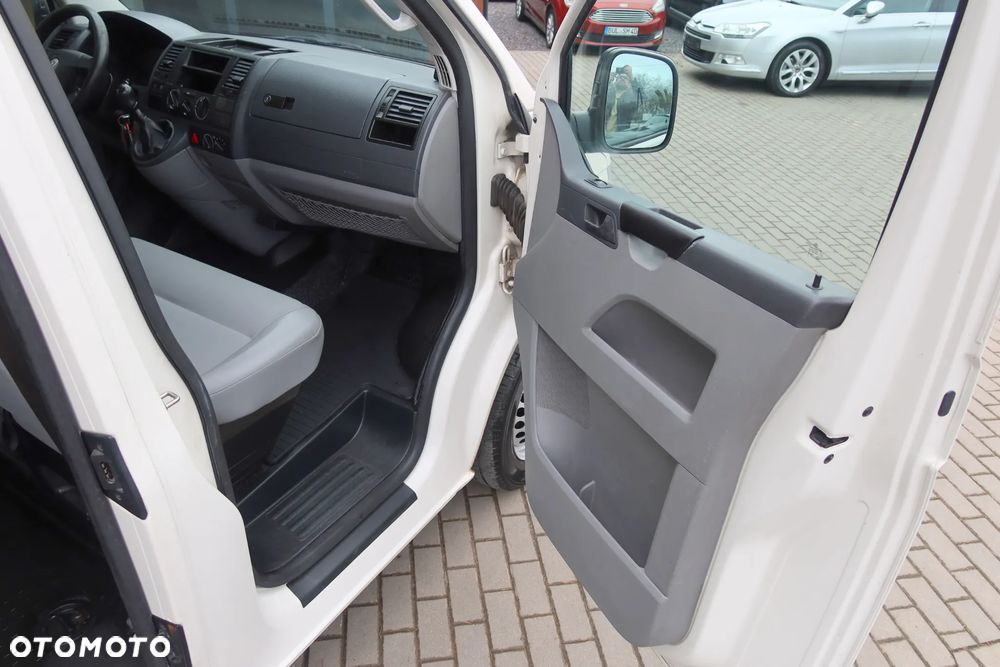 Volkswagen Transporter - 11