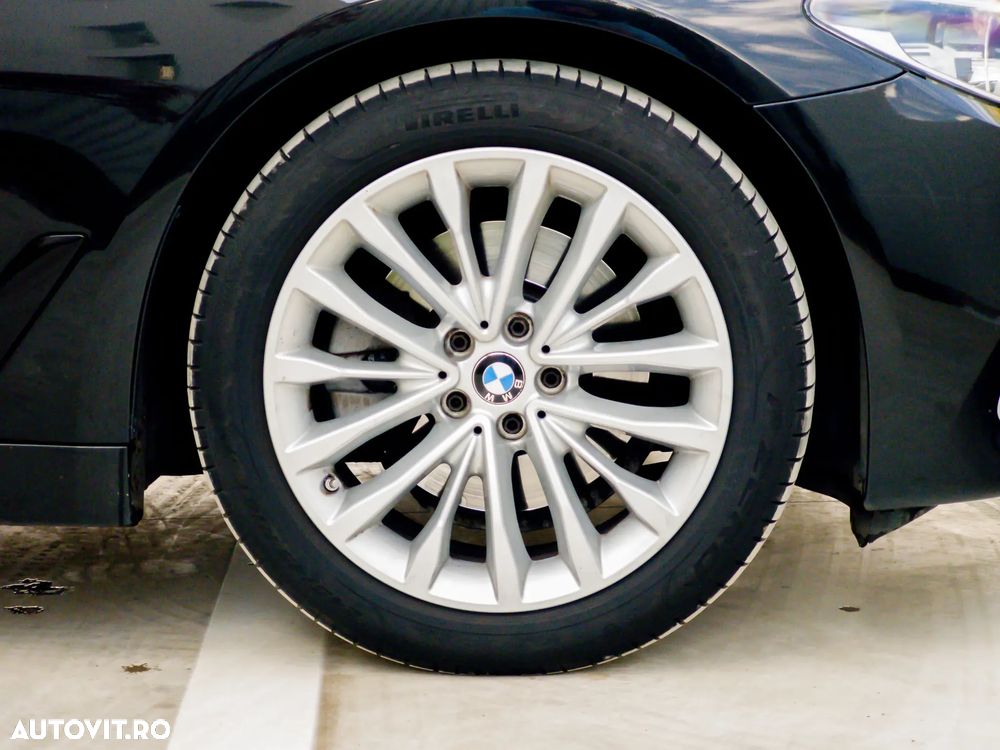 BMW Seria 5 520d AT - 13