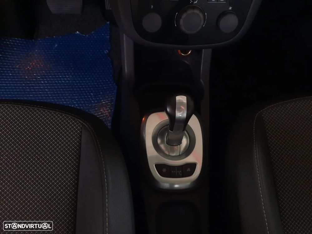 Opel Corsa 1.2 Cosmo Easytronic - 27