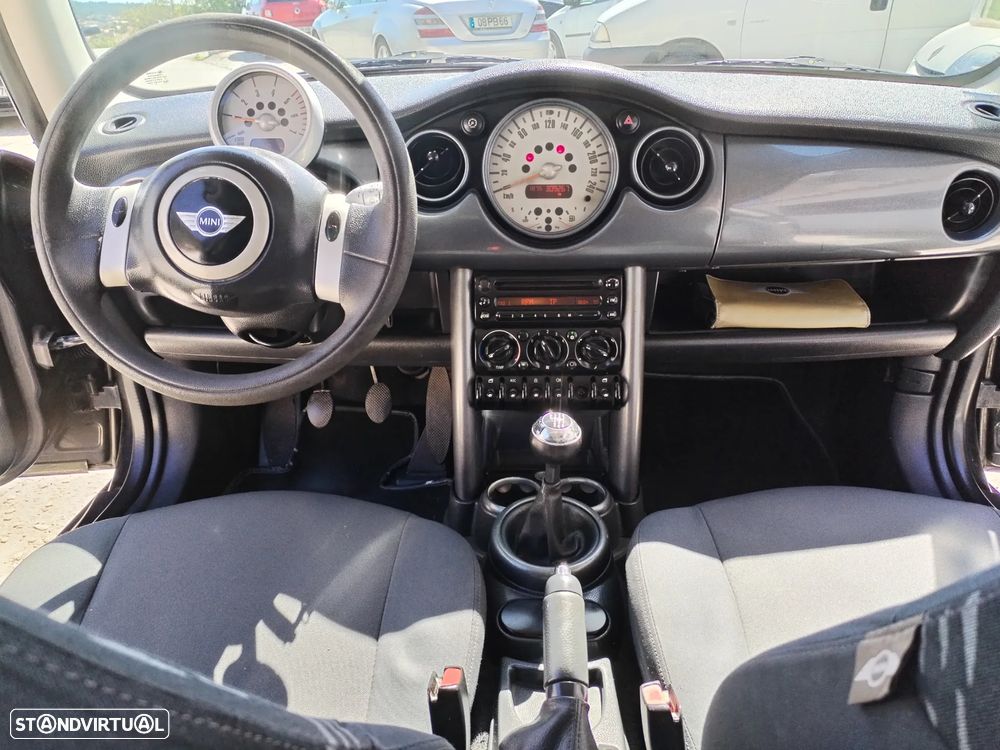 MINI 3 Portas One 1.4 D - 21