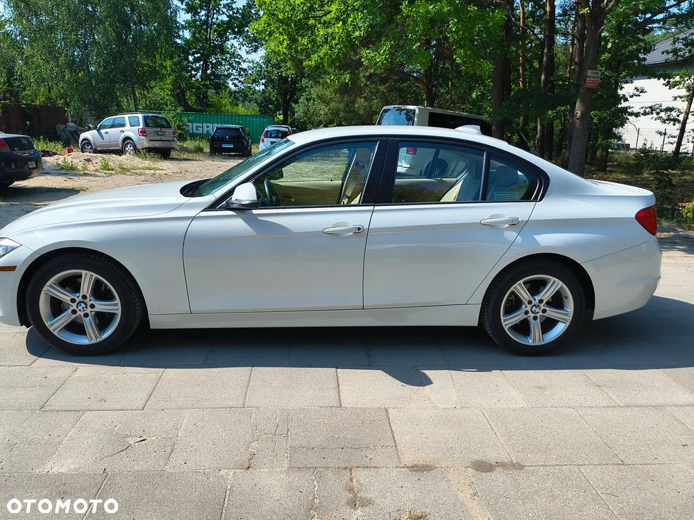 BMW Seria 3 320i Sport-Aut Luxury Line - 14