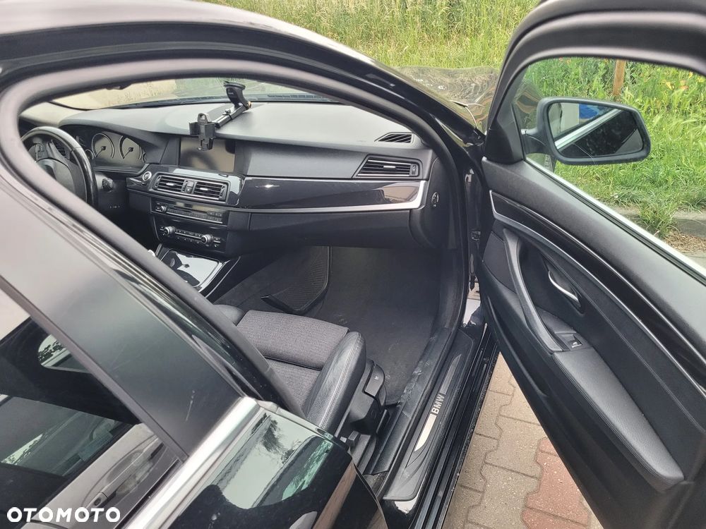BMW Seria 5 525d xDrive - 3