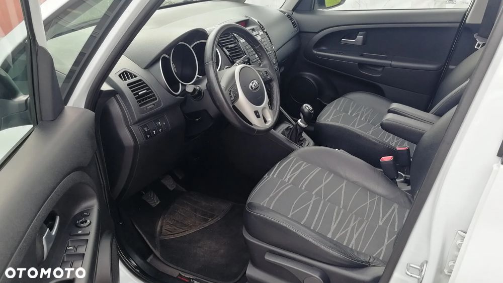 Kia Venga 1.6 CRDi XL - 9