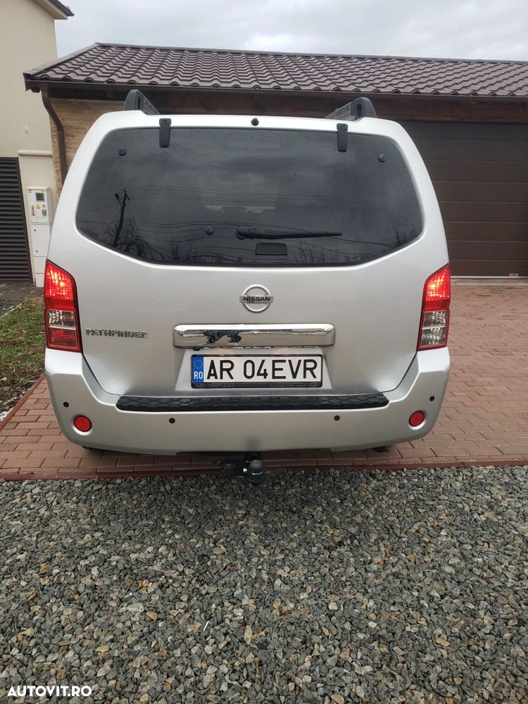 Nissan Pathfinder - 4