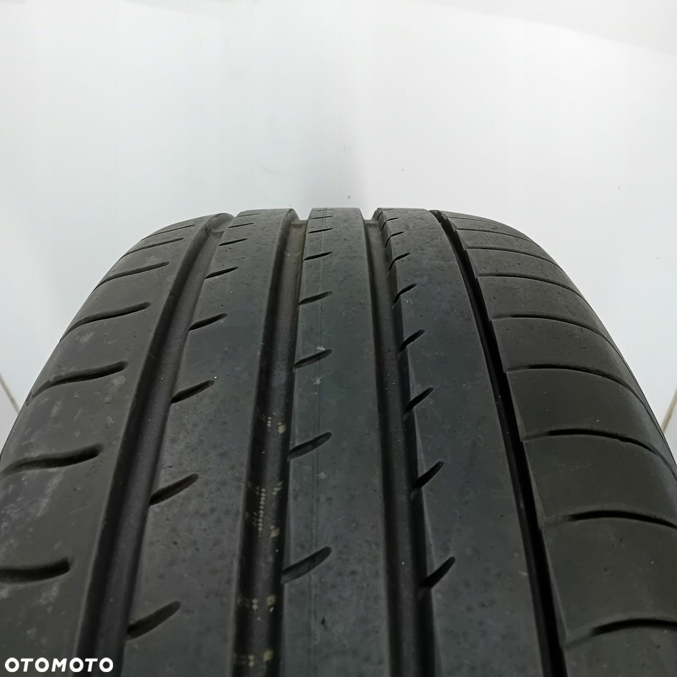 255/60R17 110W Yokohama Advan Sport V105 7mm 84600 - 2