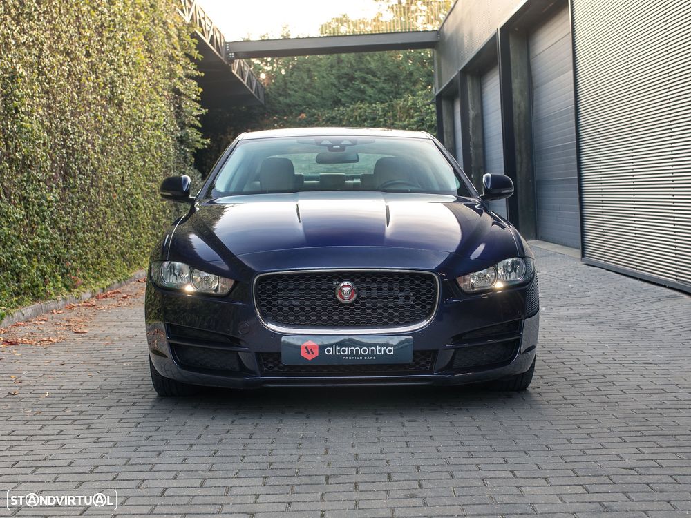 Jaguar XE 2.0 D Prestige - 3
